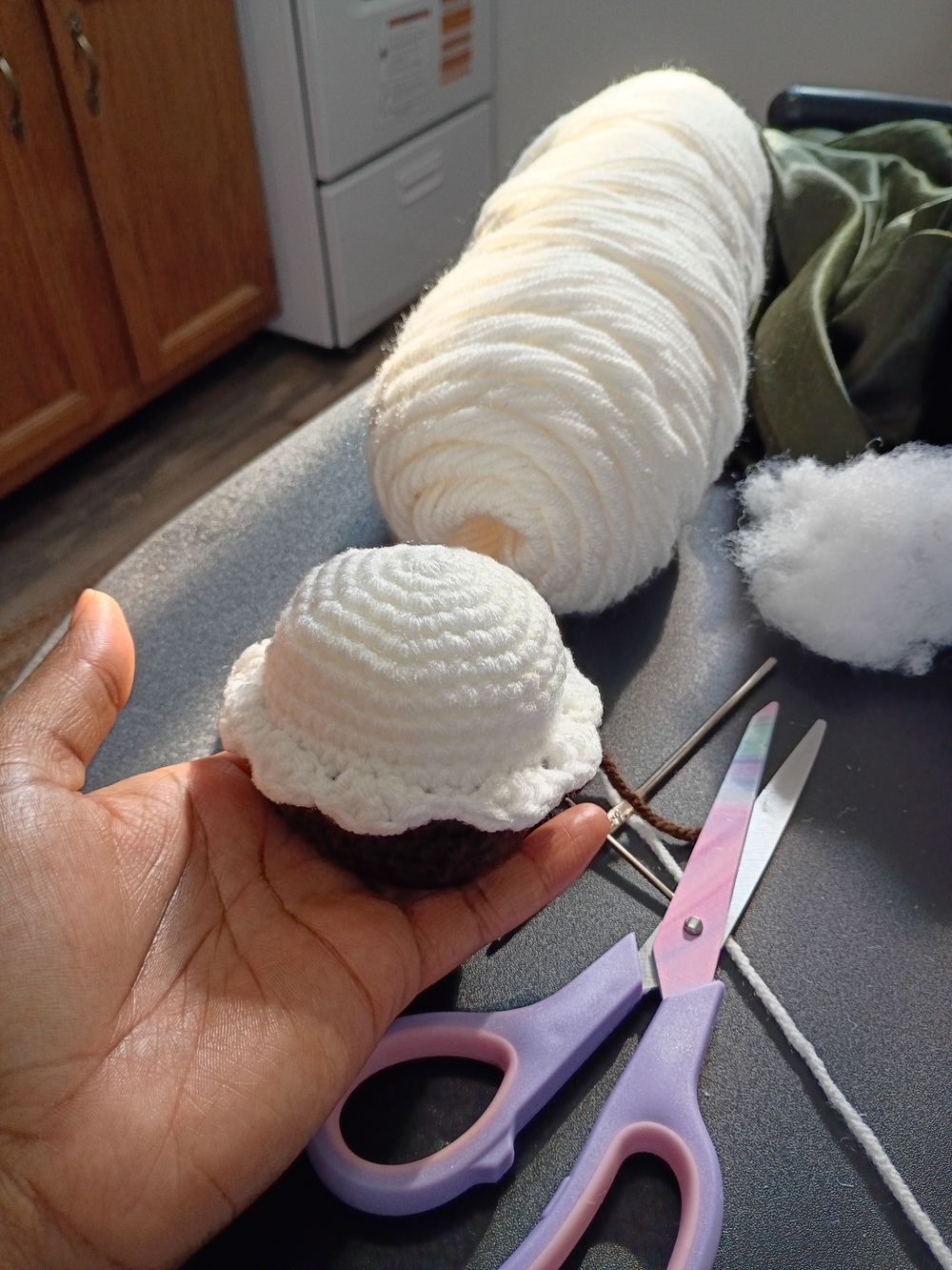 1pc *RANDOM COLOR* Crocheted Cupcake - Picture 3 of 4